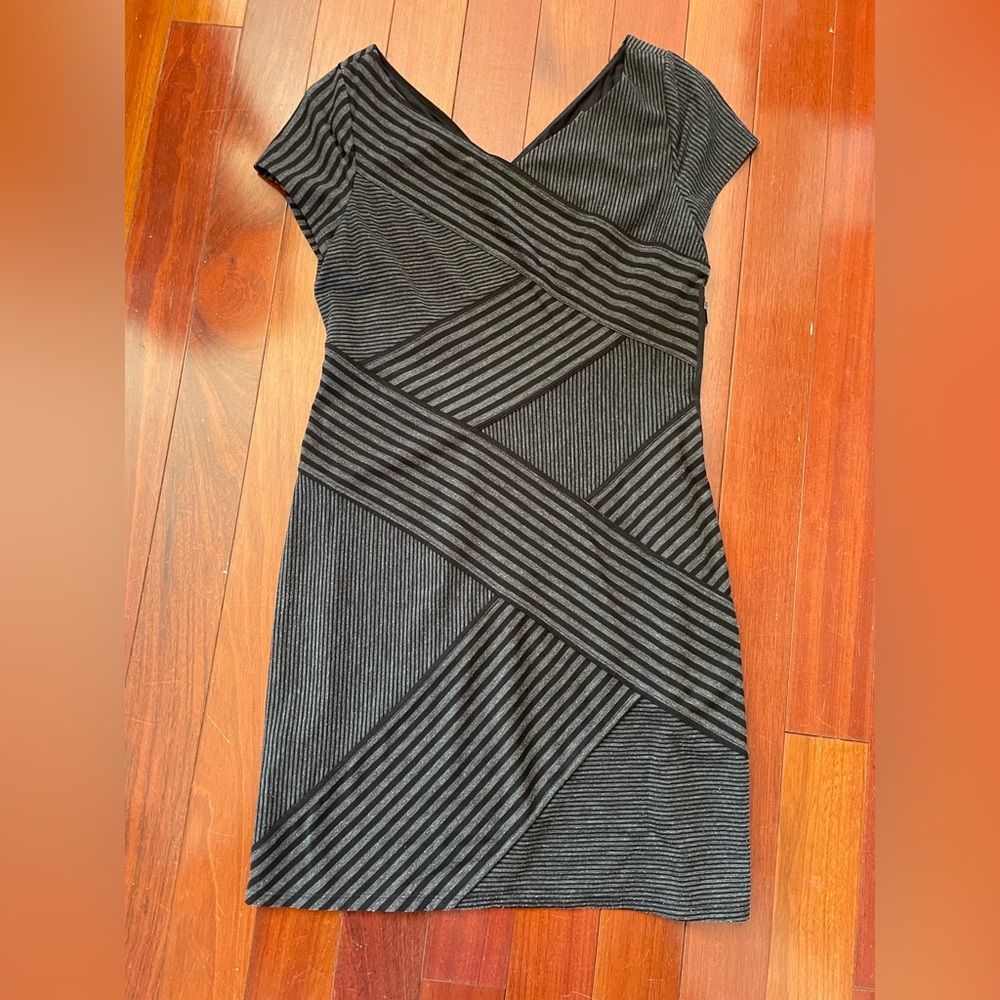 Size L BCBG Sweater dress STRETCH Vintage Y2K Max Azaria Midi bodycon -